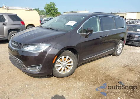 2017 Chrysler Pacifica Touring-L из США, поврежденный, VIN 2C4RC1BG7HR832404